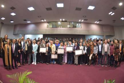 Elige Congreso proyecto de Memorial de las y los Héroes de la Salud