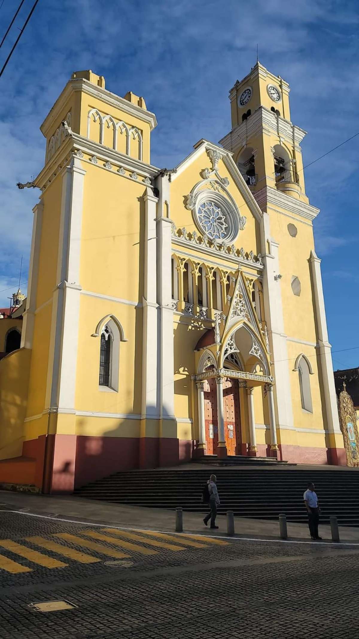 Indiferencia creciente, egoísmo calculador y mentira sistemática, conducen a la insatisfacción y deterioro de la cercanía y calidez humanos    