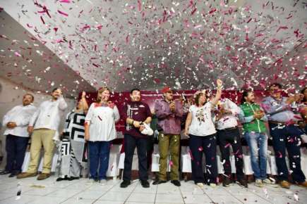 Zenyazen Escobar y Rocío Nahle juntos en asambleas informativas en Cazones y Coatzintla