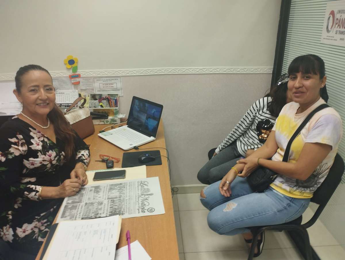 Regidora Apoya con Mobiliario a Escuela de CONAFE del Poblado El Molinito.