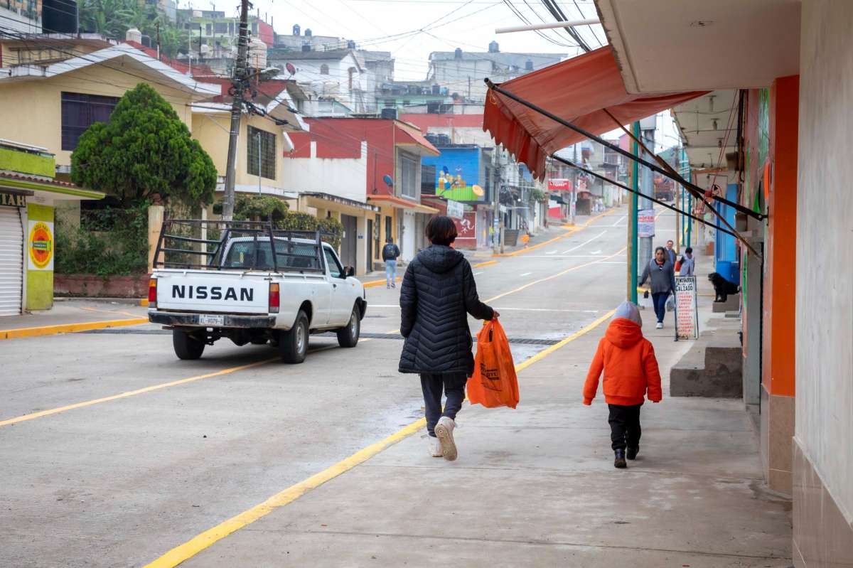 Entrega Ayuntamiento obra de rehabilitación en la avenida Ébano