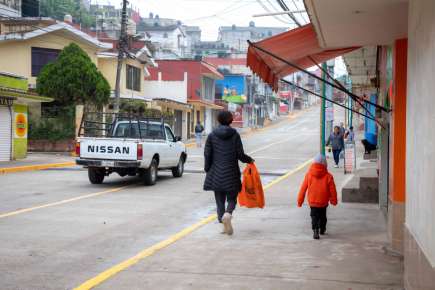 Entrega Ayuntamiento obra de rehabilitación en la avenida Ébano