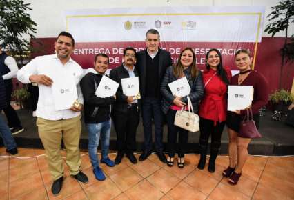 Entrega secretario de Educación horas adicionales a docentes