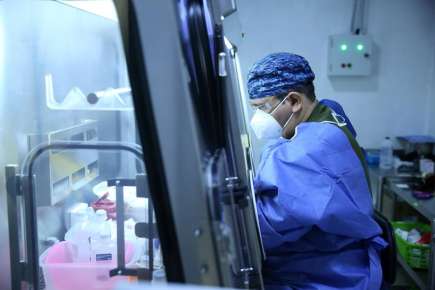 Apoya Issste con licencias y subsidio a padres y madres de infantes con cáncer   