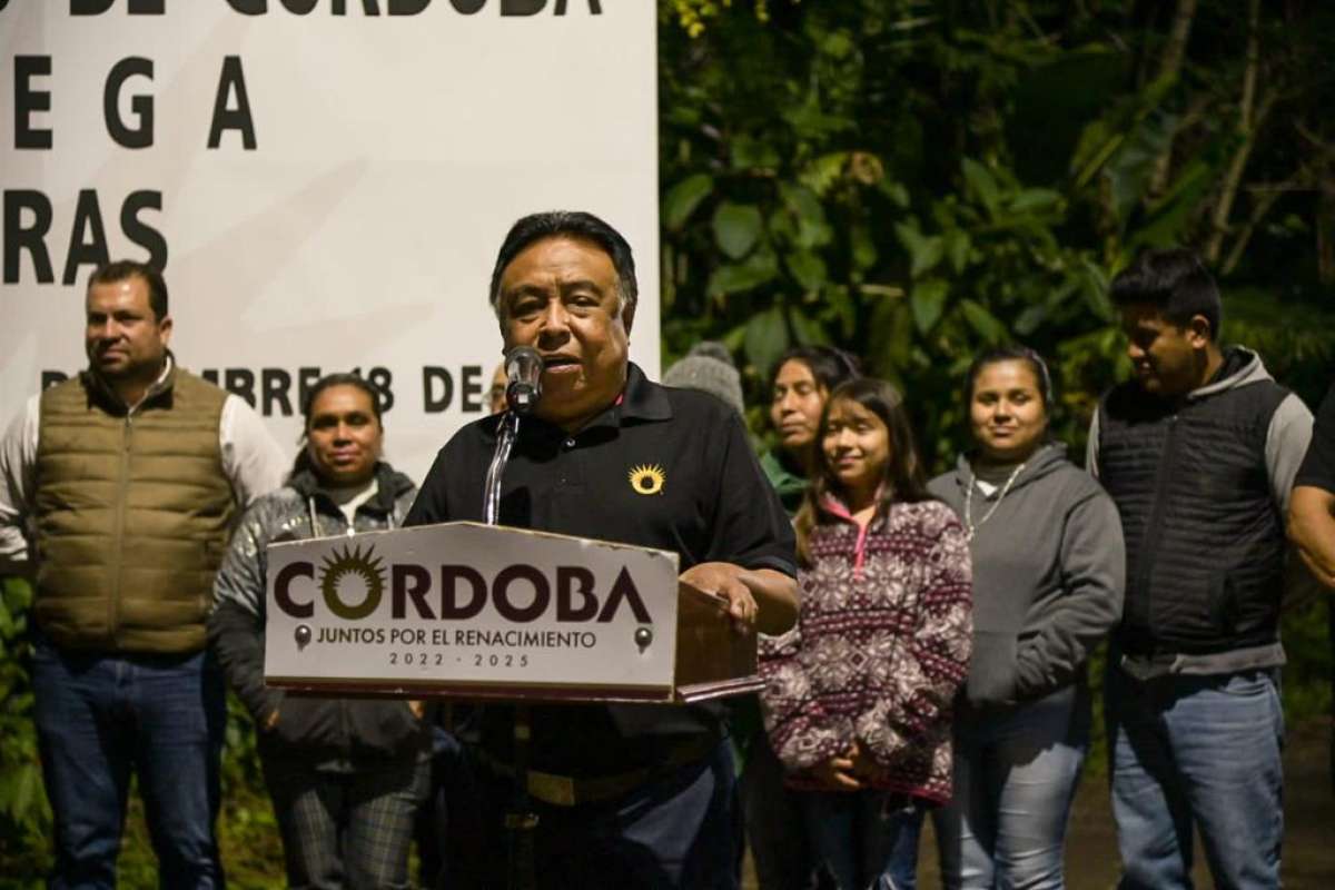 Inaugura presidente Juan Martínez ampliación de alumbrado en la localidad La Palma