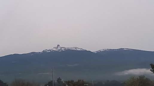 Cae segunda nevada en el Cofre de Perote, temperatura alcanza los 8º C    