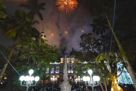 Reciben cordobeses el año nuevo