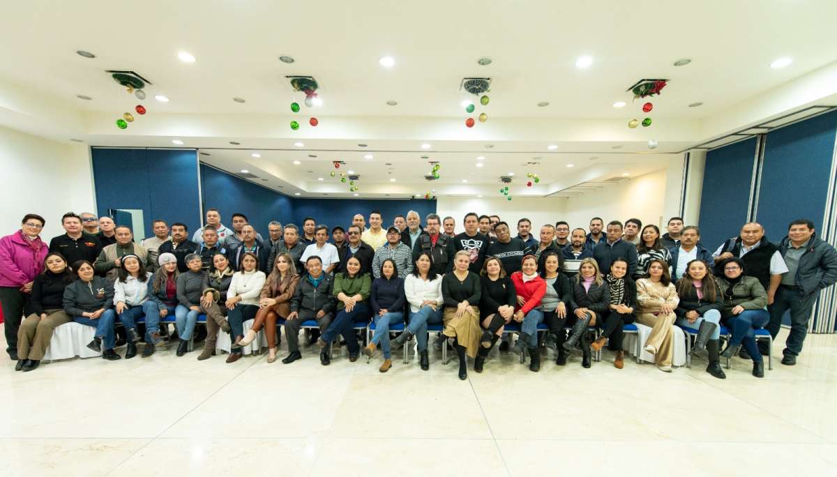 Reconocen autoridades municipales a Periodistas en su día