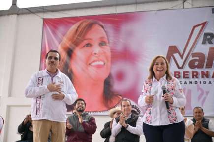 PRESENTA ROCÍO NAHLE A SU COORDINADOR DE PRECAMPAÑA