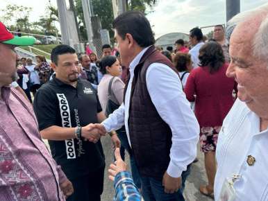 Alcalde perredista de Tihuatlán se suma MORENA y al proyecto de Rocio Nahle