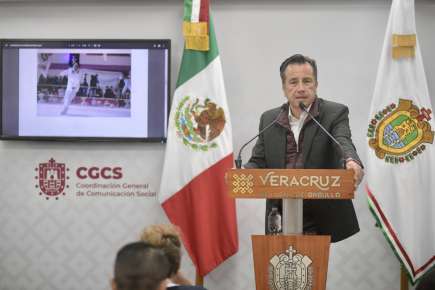 Regresan a clases más de un millón 700 mil niños y jóvenes veracruzanos   