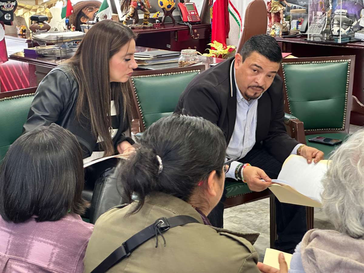 Atiende diputado Gómez Cazarín a colectivo de búsqueda   