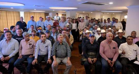 GANADEROS DE VERACRUZ PRESENTAN PLAN DE TRABAJO A ROCÍO NAHLE