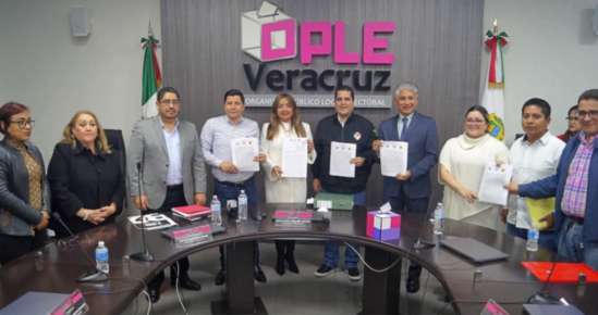 Alianza total PAN-PRI-PRD para las diputaciones locales; formalizan Coalición Fuerza y Corazón por Veracruz ante el OPLE   