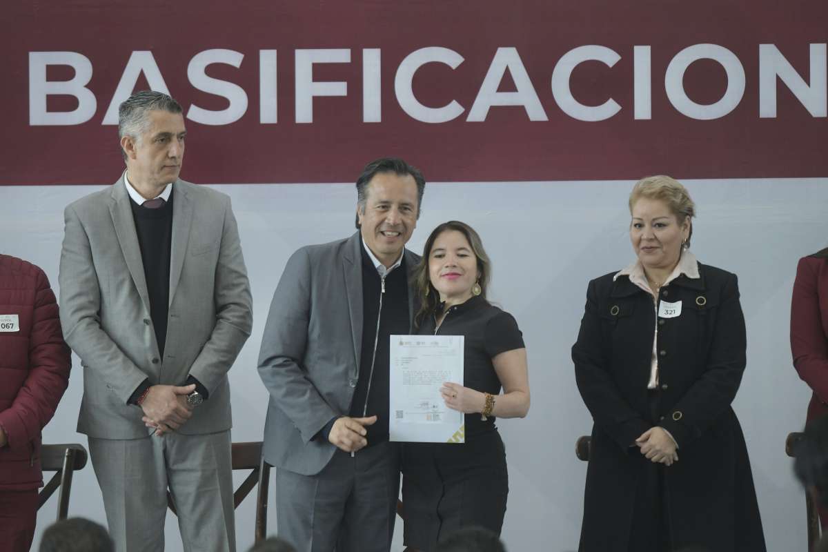 Con más de 40 mil bases, la Cuarta Transformación reconoce labor de trabajadores de la educación   