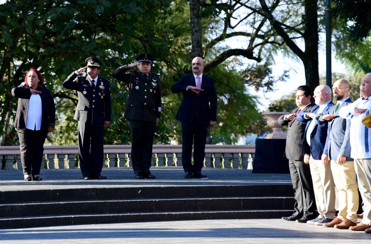 Asiste Ricardo Ahued a conmemoración de la Constitución