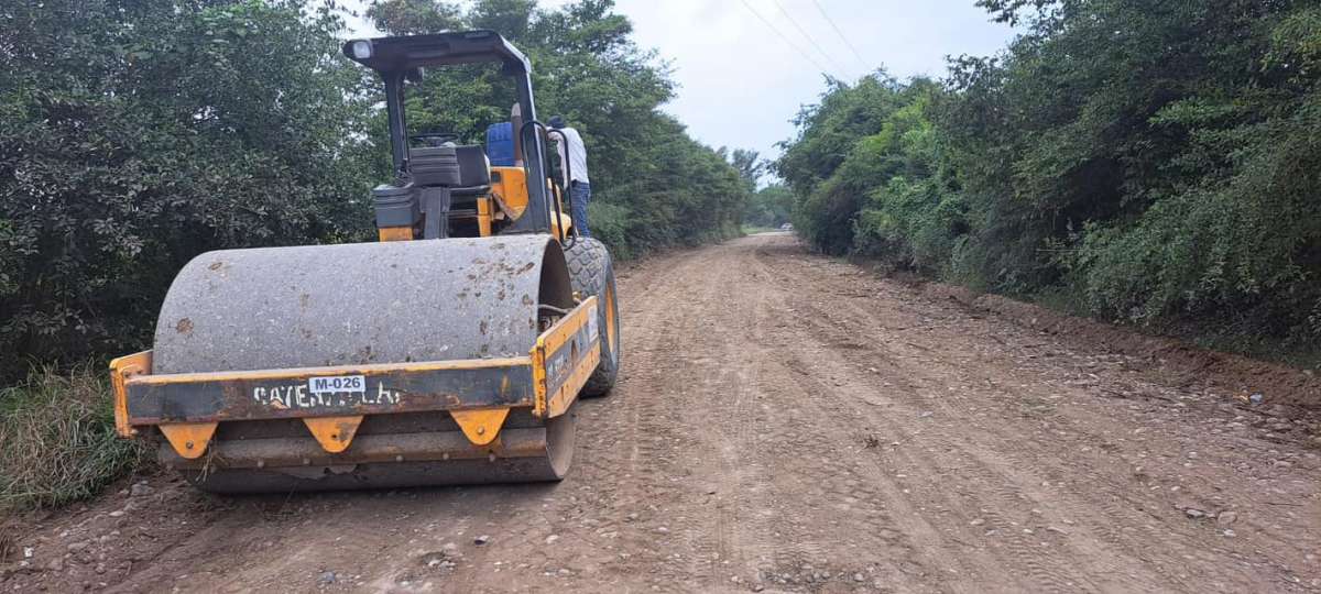 Rehabilitan Caminos Rurales en El Higo