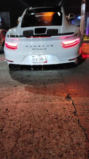 Opera grúas sin concesión y causan daños a  unidades por inexperiencia de operadores