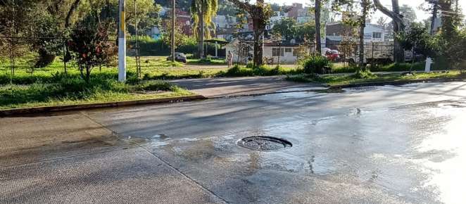 Una semana lleva ya fuga de aguas negras en  la Prolongación de Fernando Gutiérrez Barrios