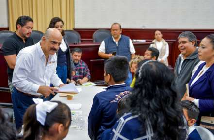 Atención directa a la ciudadanía, política permanente de Ricardo Ahued