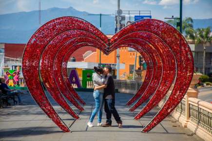 Con música y teatro celebra Ayuntamiento Día del Amor