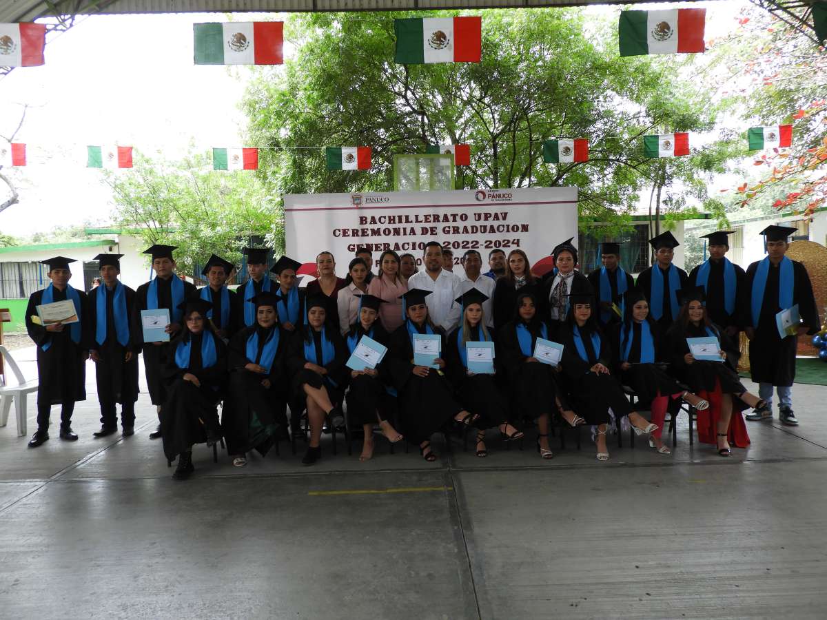 Egresan Alumnos de Bachillerato UPAV 757G en Pánuco   
