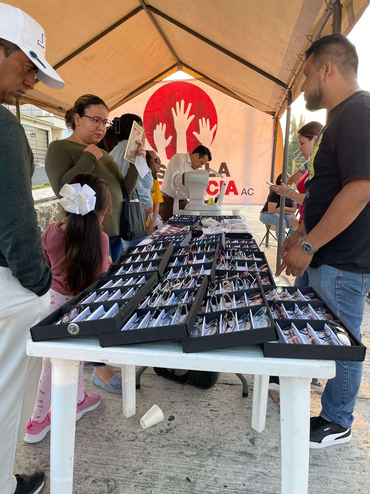 “Que Siga la Democracia” inicia Jornadas de Salud Visual en el municipio de Emiliano Zapata.   