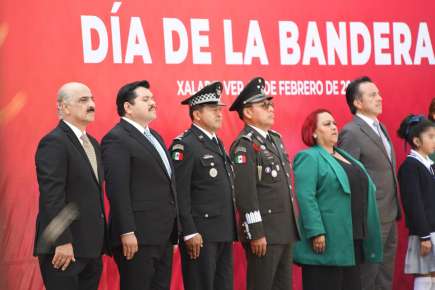 Asiste Ricardo Ahued a conmemoración del Día de la Bandera