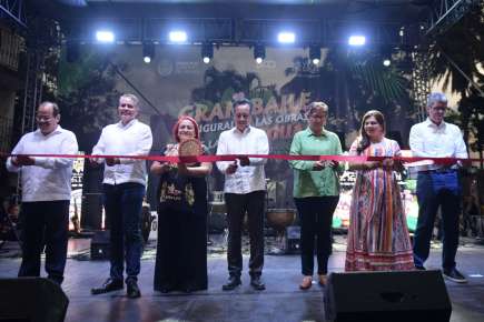 Le cumple Gobernador Cuitláhuac a La Antigua con bienestar y desarrollo