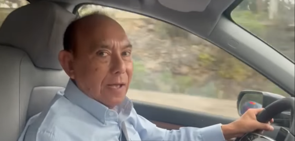 “Es tiempo de las mujeres” Antonio Luna.   