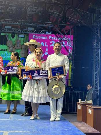 Karime García y Alejandro Cruz Ganaron Estilo Veracruzano en Categoría Adultos en Pinal de Amoles