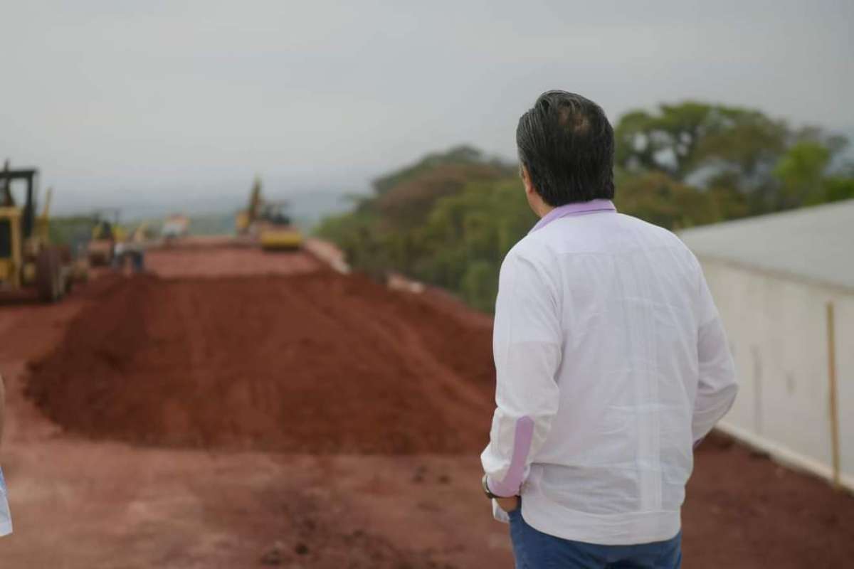 Avanzan con rapidez obras del libramiento de Coatepec; ya se encuentra a un 75%