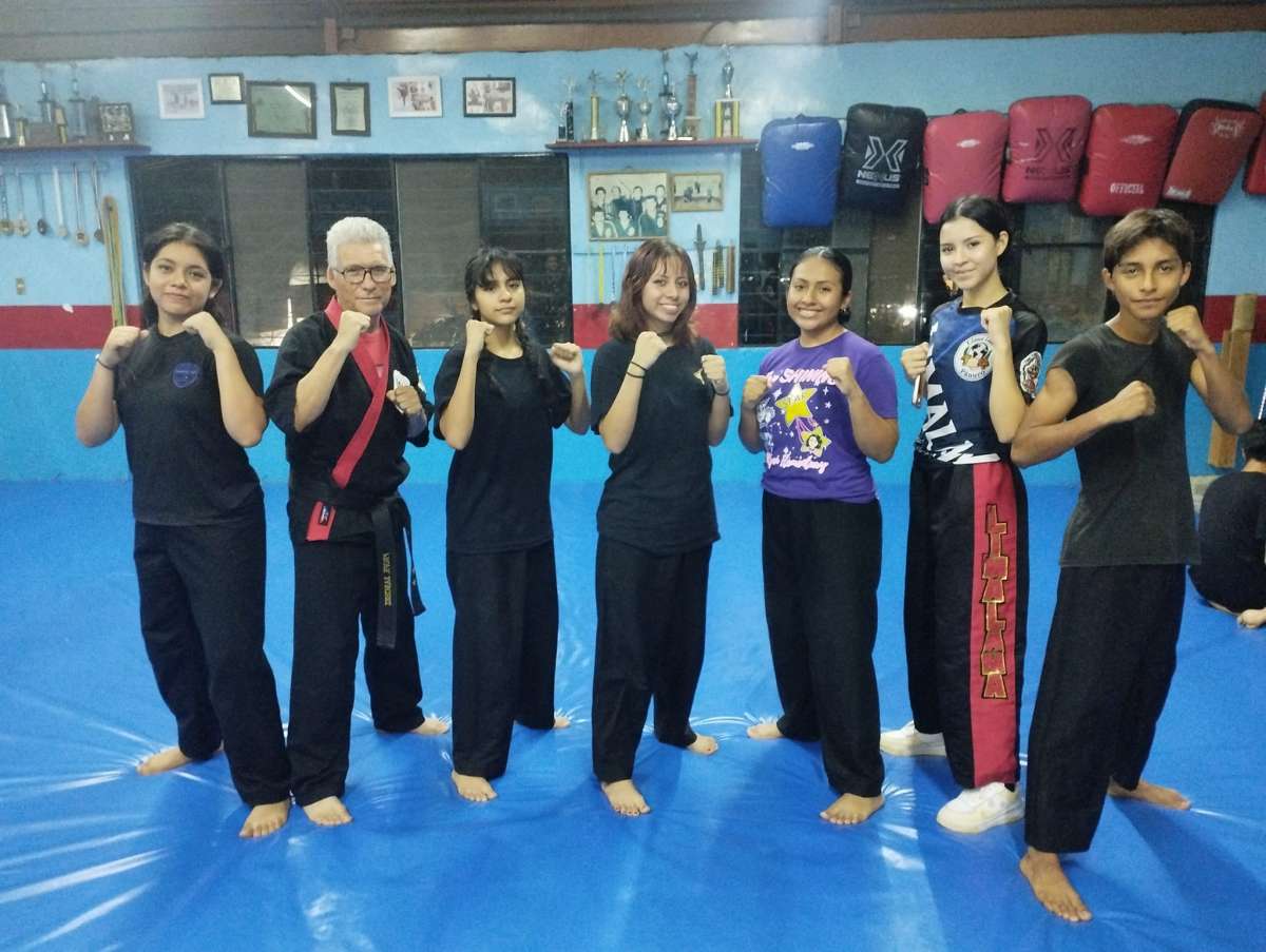 Artemarcialistas de la Escuela Makipi Lima Lama Pánuco