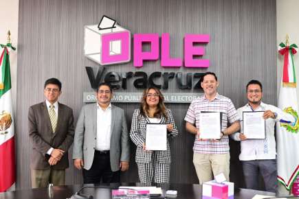 Firma convenio OPLE Veracruz con “Cinetix”