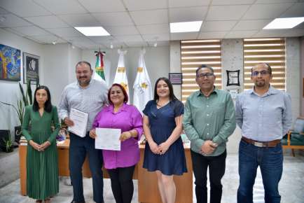 Recibe Presidenta del Congreso la Cuenta Pública 2023 del Ayuntamiento de Acajete