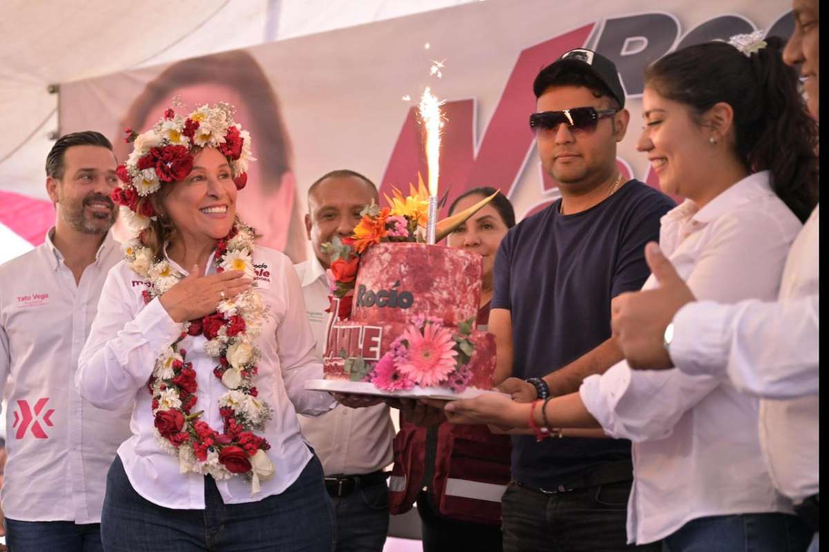 CIUDAD MENDOZA FELICITA A ROCÍO NAHLE POR SU CUMPLEAÑOS 