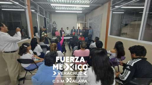 Andrea Maldonado presidenta del CDM FUERZA X MÉXICO VERACRUZ \"XALAPA\" En reunión de trabajo con Rafaél Pérez Sánchez
