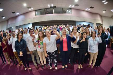 Presentan en el Congreso el Himno a Telesecundaria en Lengua de Señas Mexicana   
