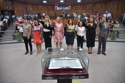 Asumen ocho personas el cargo de diputada o diputado a la LXVI Legislatura   