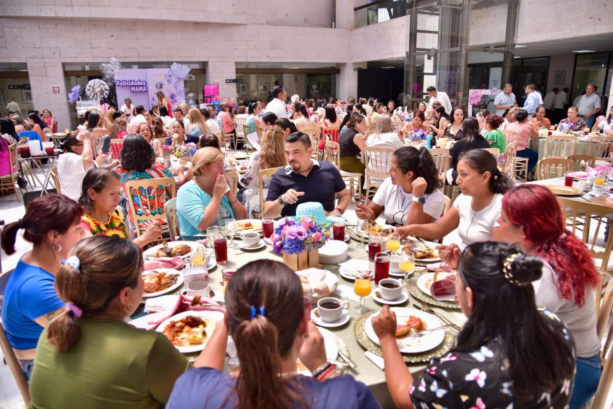 Celebran en el Congreso el Día de las Madres