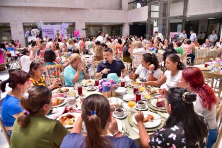Celebran en el Congreso el Día de las Madres