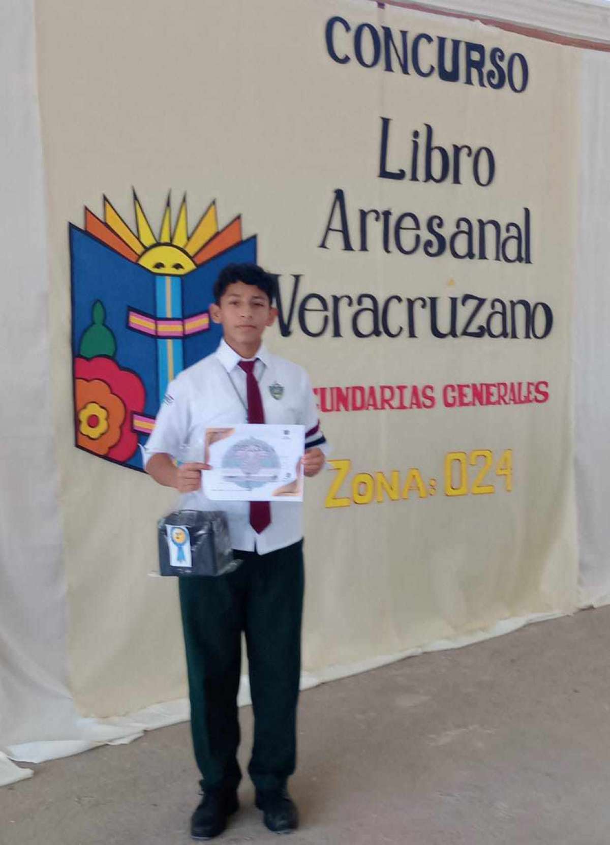 Alumno del Colegio John F. Kennedy Obtuvo Primer Lugar en el Concurso Libro Artesanal Veracruzano