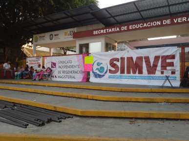 Concluye toma de oficinas centrales de la SEV, la madrugada de este martes entregan instalaciones  