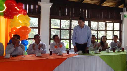 Acompaña el Profe Ramón Díaz a maestros a festejar su día