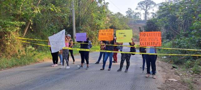 Colonos de Xalapa bloquean acceso a relleno sanitario;  protestan contra cobros excesivos que aplica CFE  