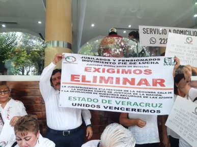Insisten jubilados y pensionados del IMSS que les devuelvan sus afores  