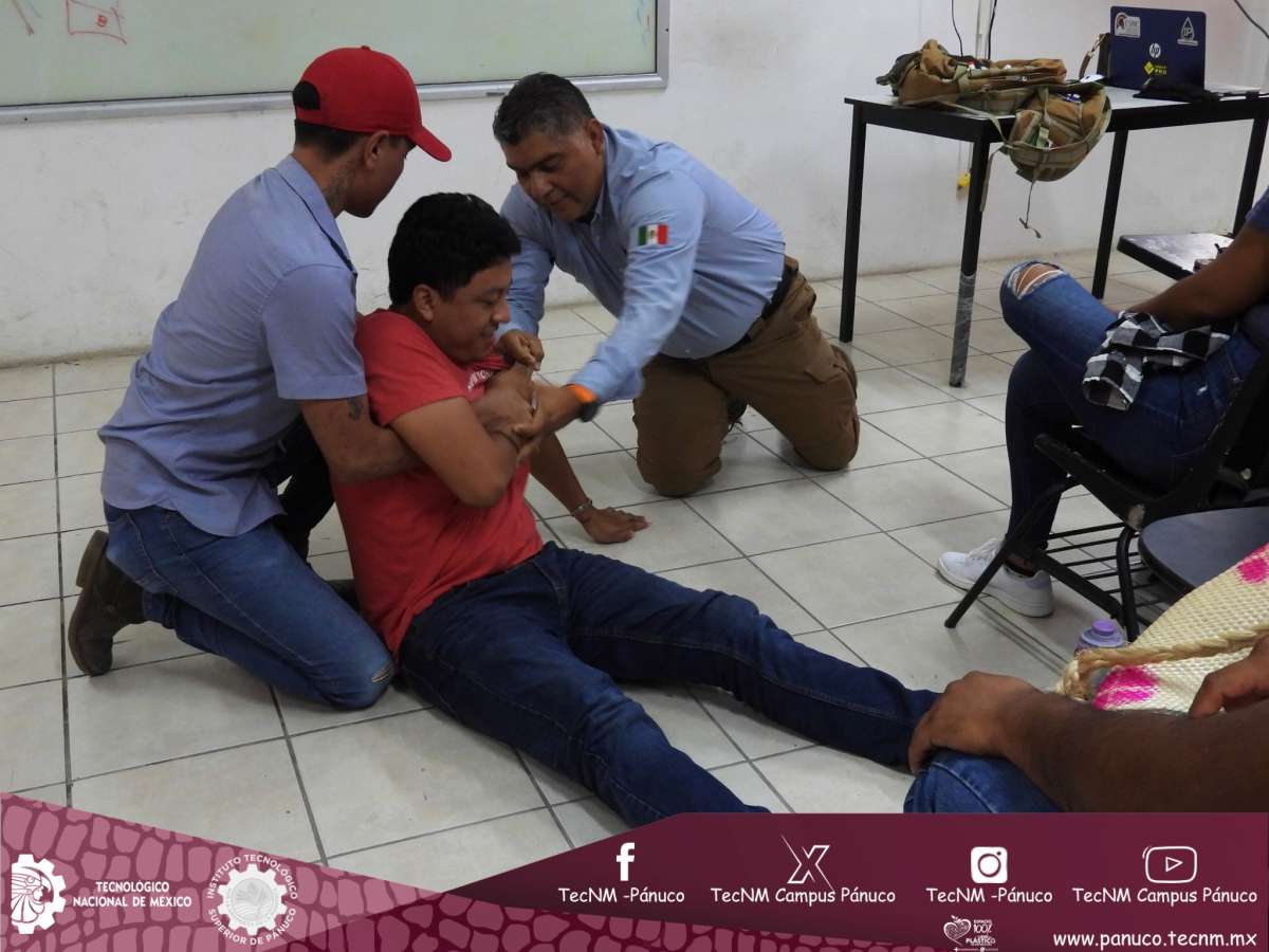 Reciben Taller de Seguridad Alumnos de Ingeniería Petrolera