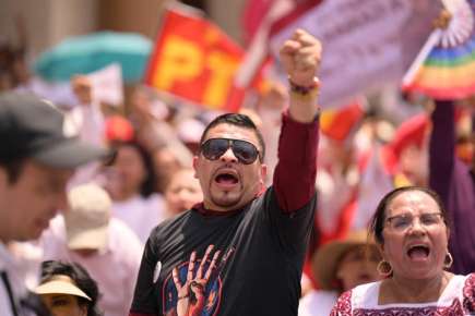 Revira Gómez Cazarín a Castagne: “son unos rateros, corruptos”