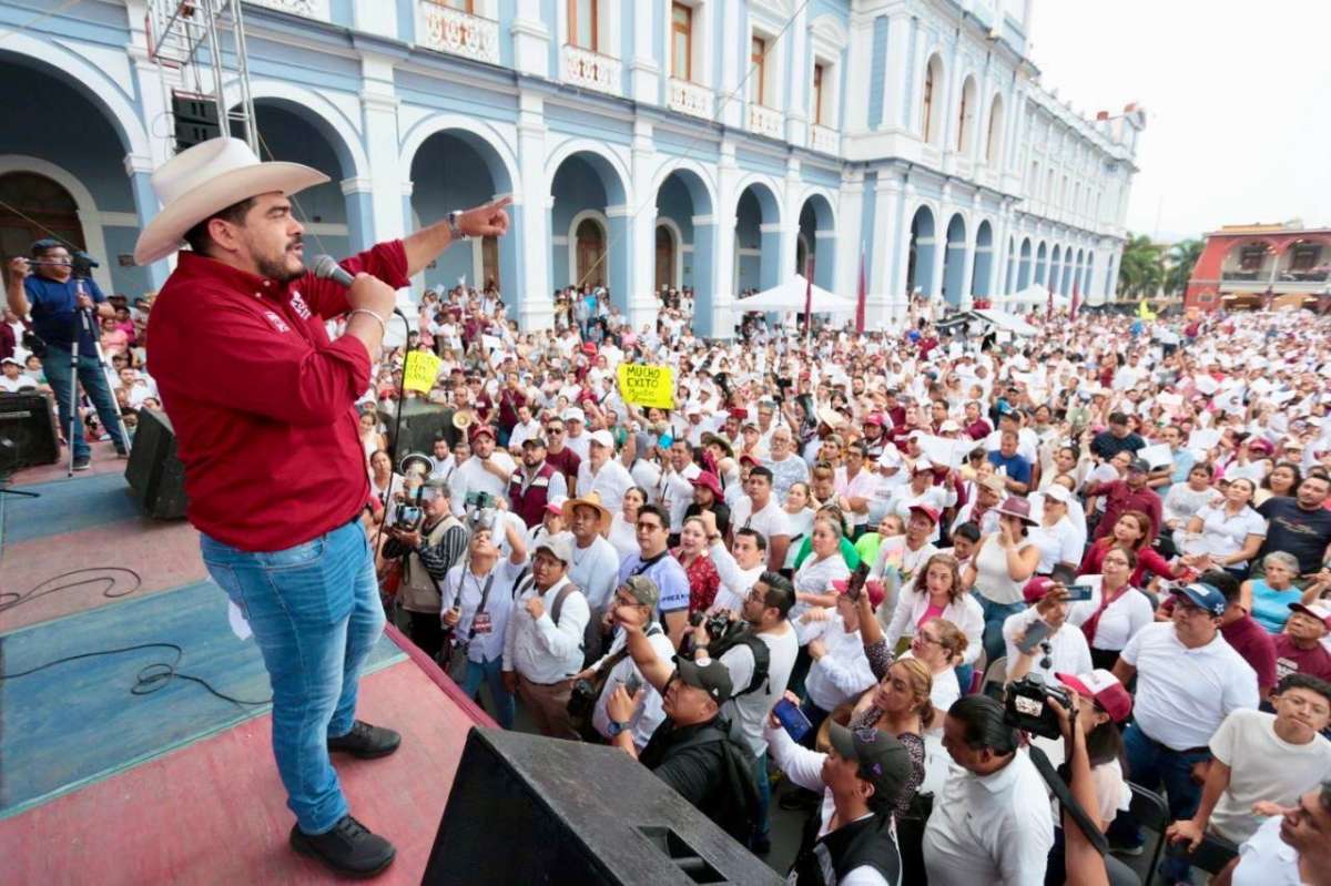Zenyazen Escobar protagonizó contundente y masivo cierre de campaña