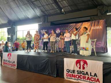 Reúne Que Siga la Democracia Veracruz a mujeres en Córdoba.